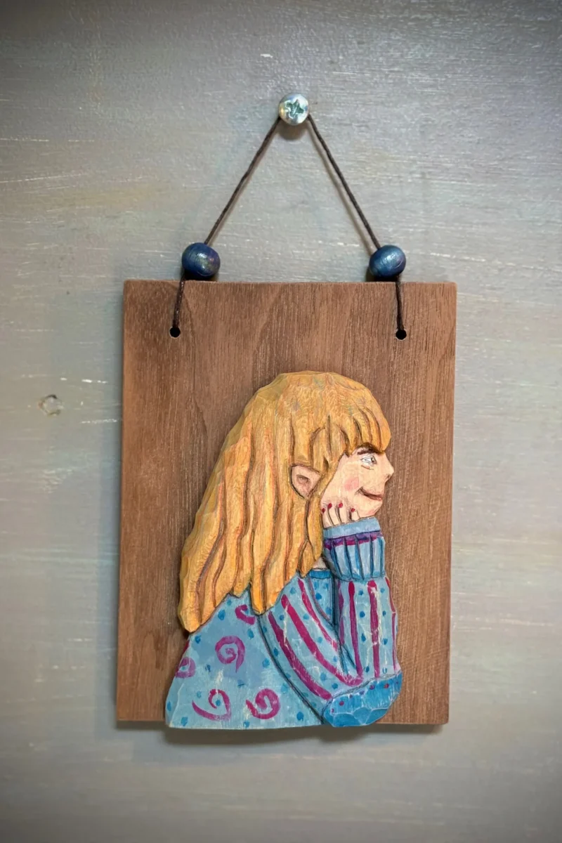 Ahşap Yontma-Figürin-Dalgın Kız